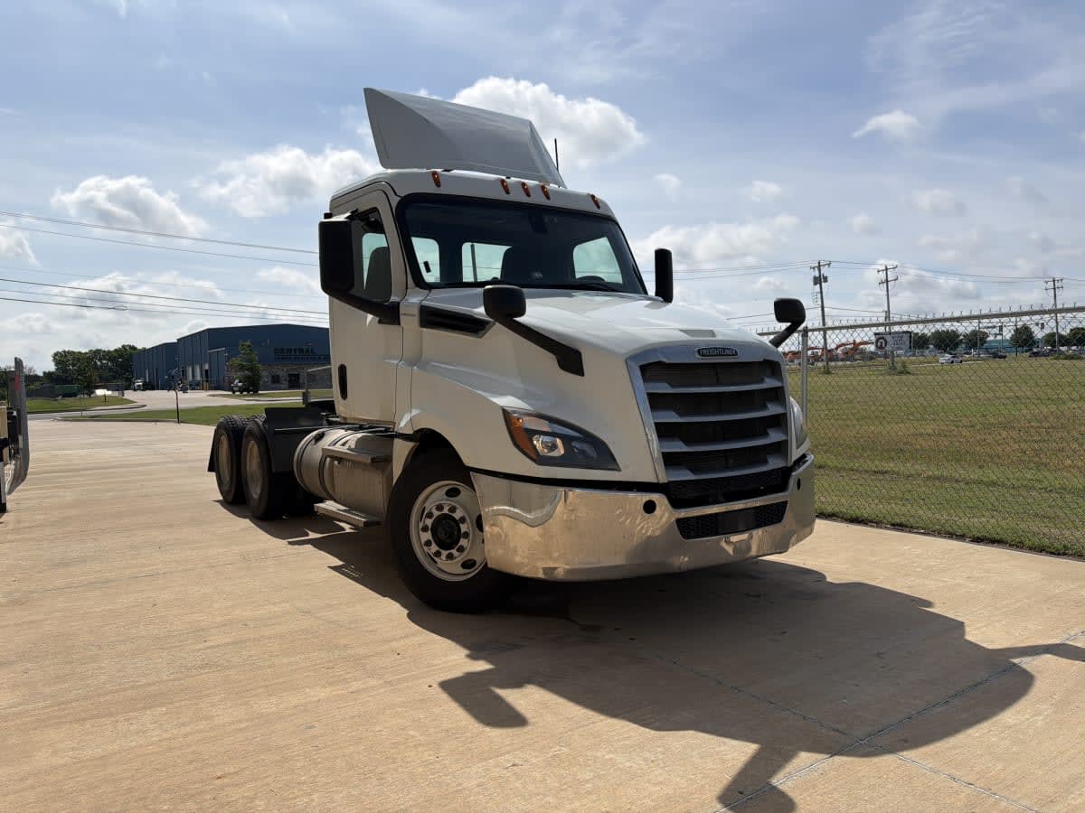 2019 Freightliner Cascadia in Oklahoma City, OK — photo 3