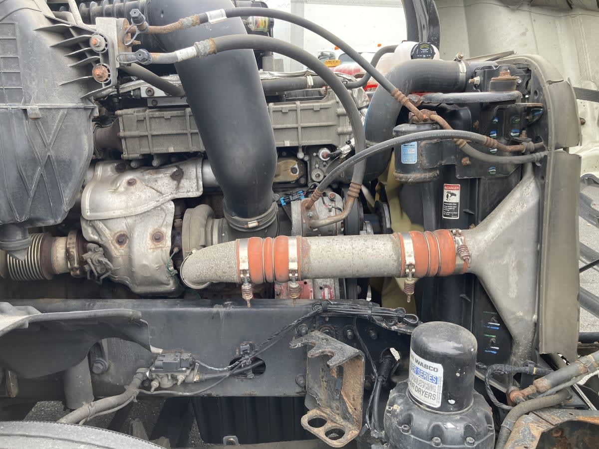 2019 Freightliner Cascadia in Springfield, MA — photo 9