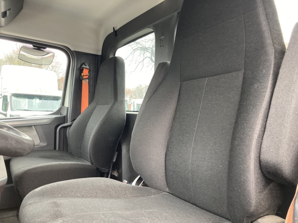 2019 Freightliner Cascadia in Springfield, MA — photo 11