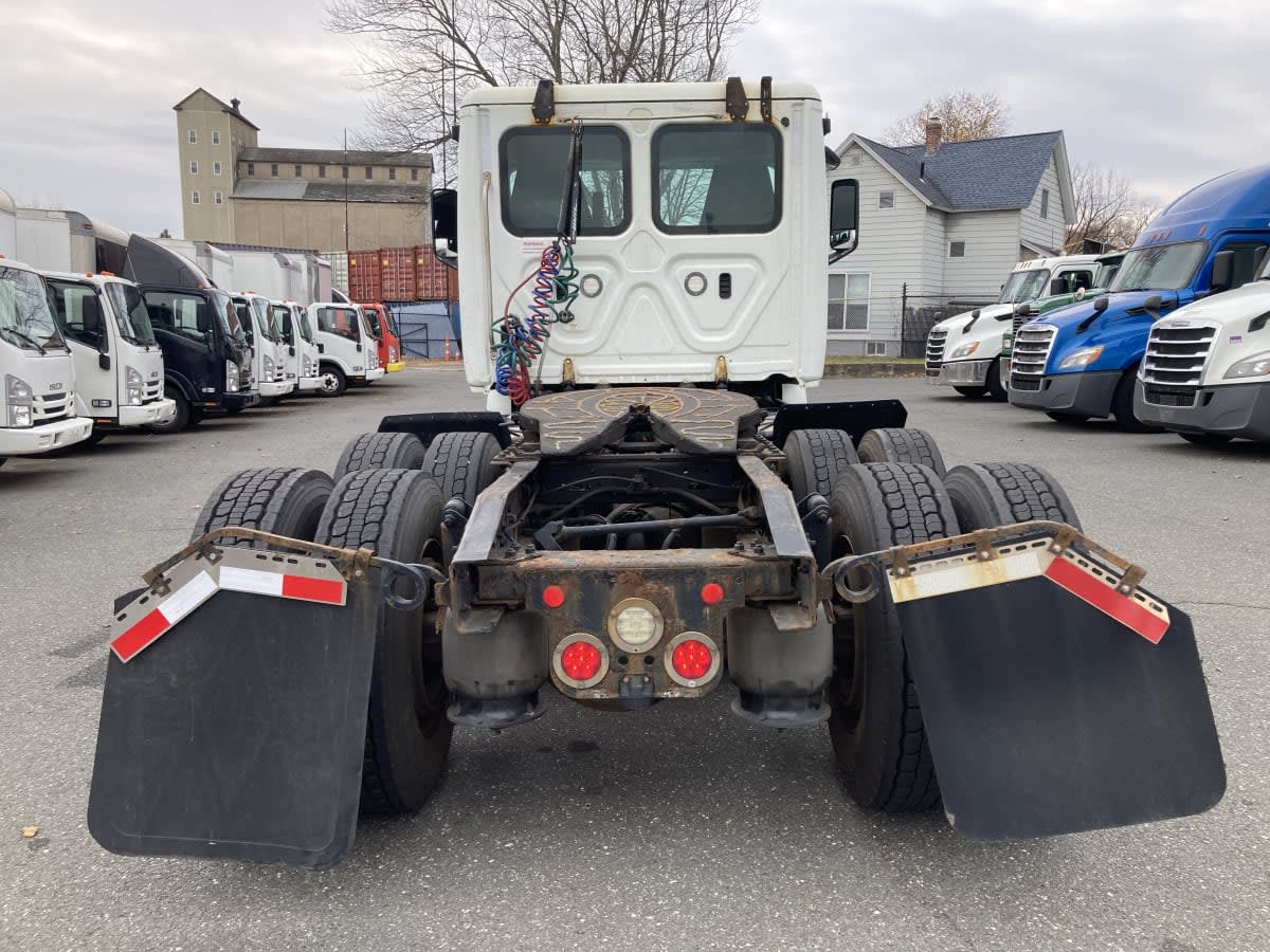 2019 Freightliner Cascadia in Springfield, MA — photo 5