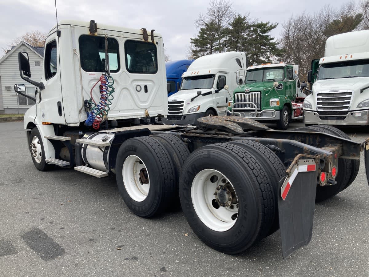 2019 Freightliner Cascadia in Springfield, MA — photo 6