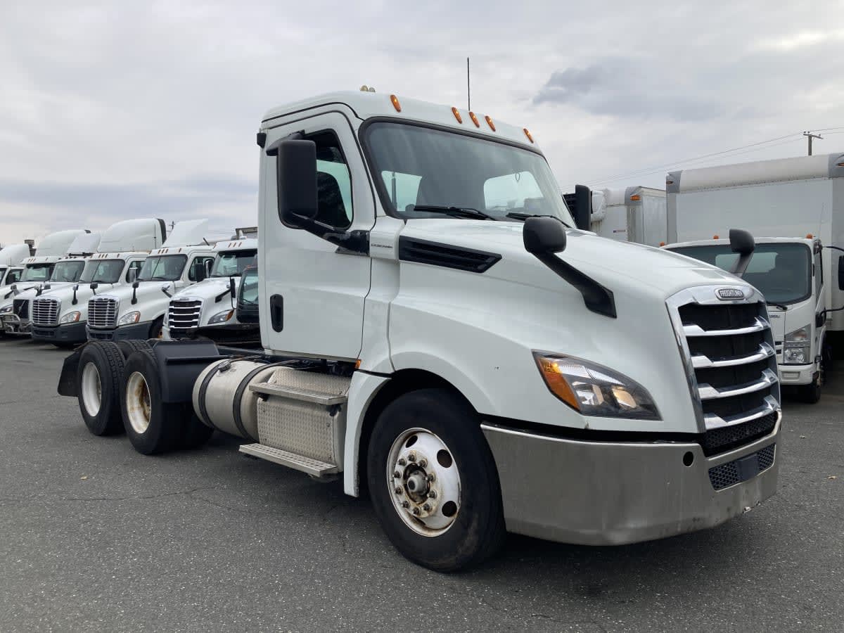 2019 Freightliner Cascadia in Springfield, MA — photo 3
