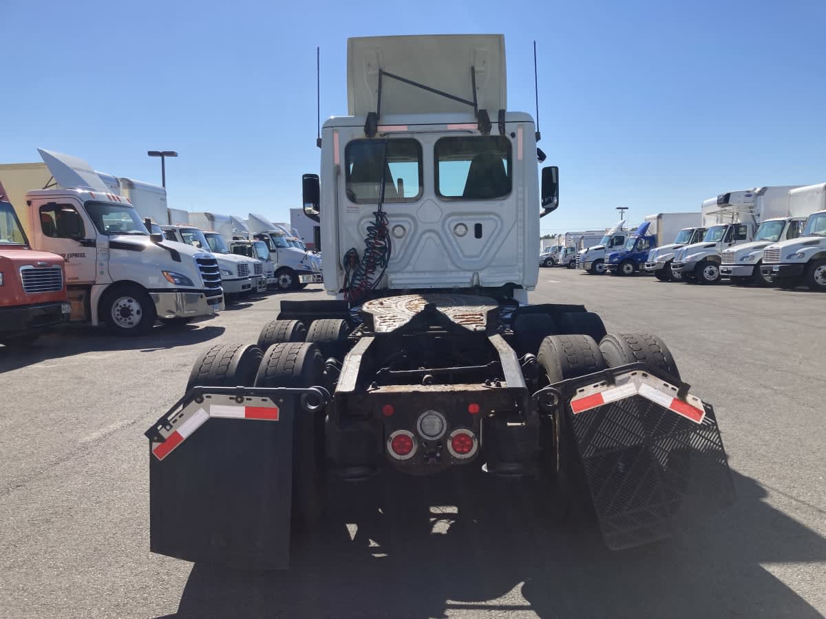 2019 Freightliner Cascadia in Springfield, MA — photo 5