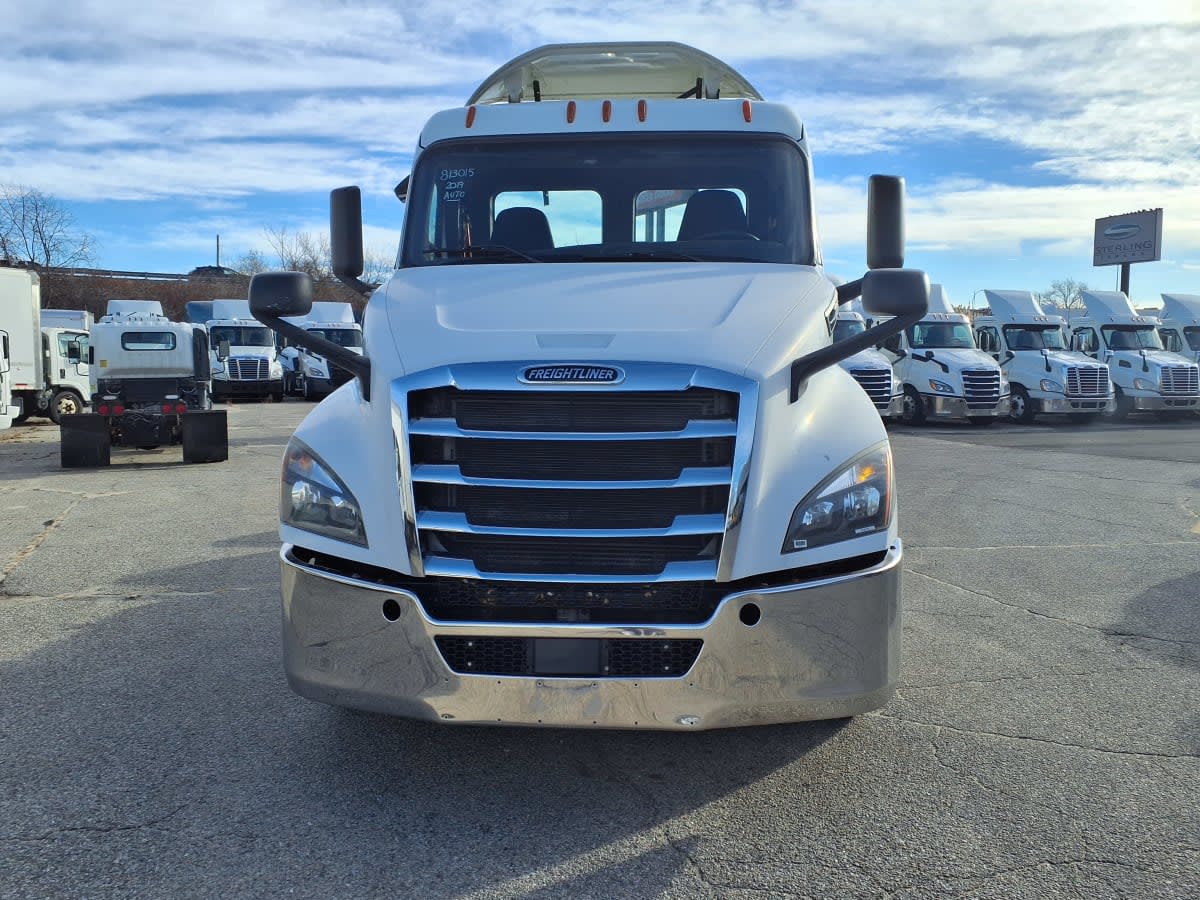2019 Freightliner Cascadia in Warwick, RI — photo 2