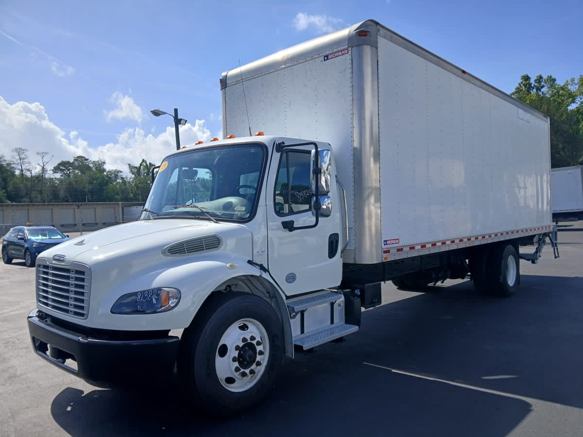2019 Freightliner M2 106 in Jacksonville, FL — photo 3