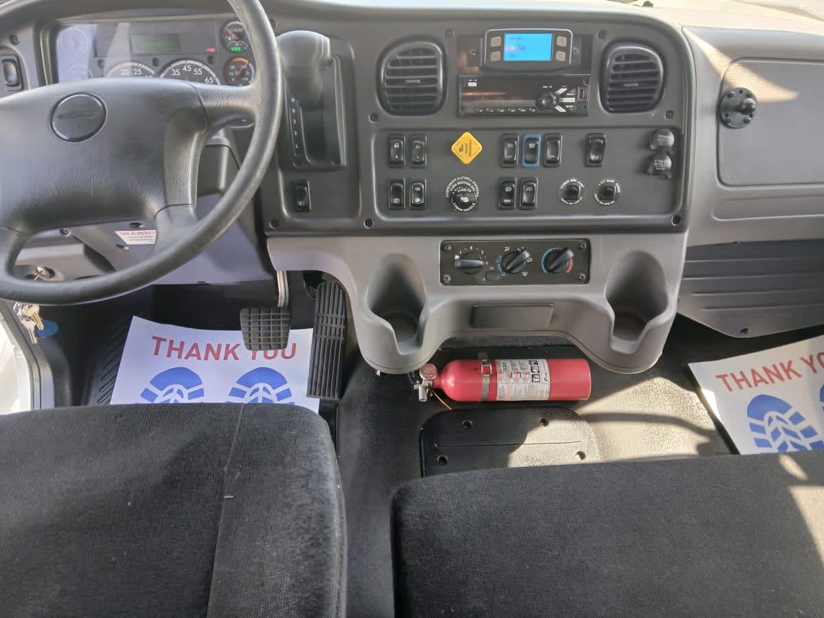 2019 Freightliner M2 106 in Jacksonville, FL — photo 7