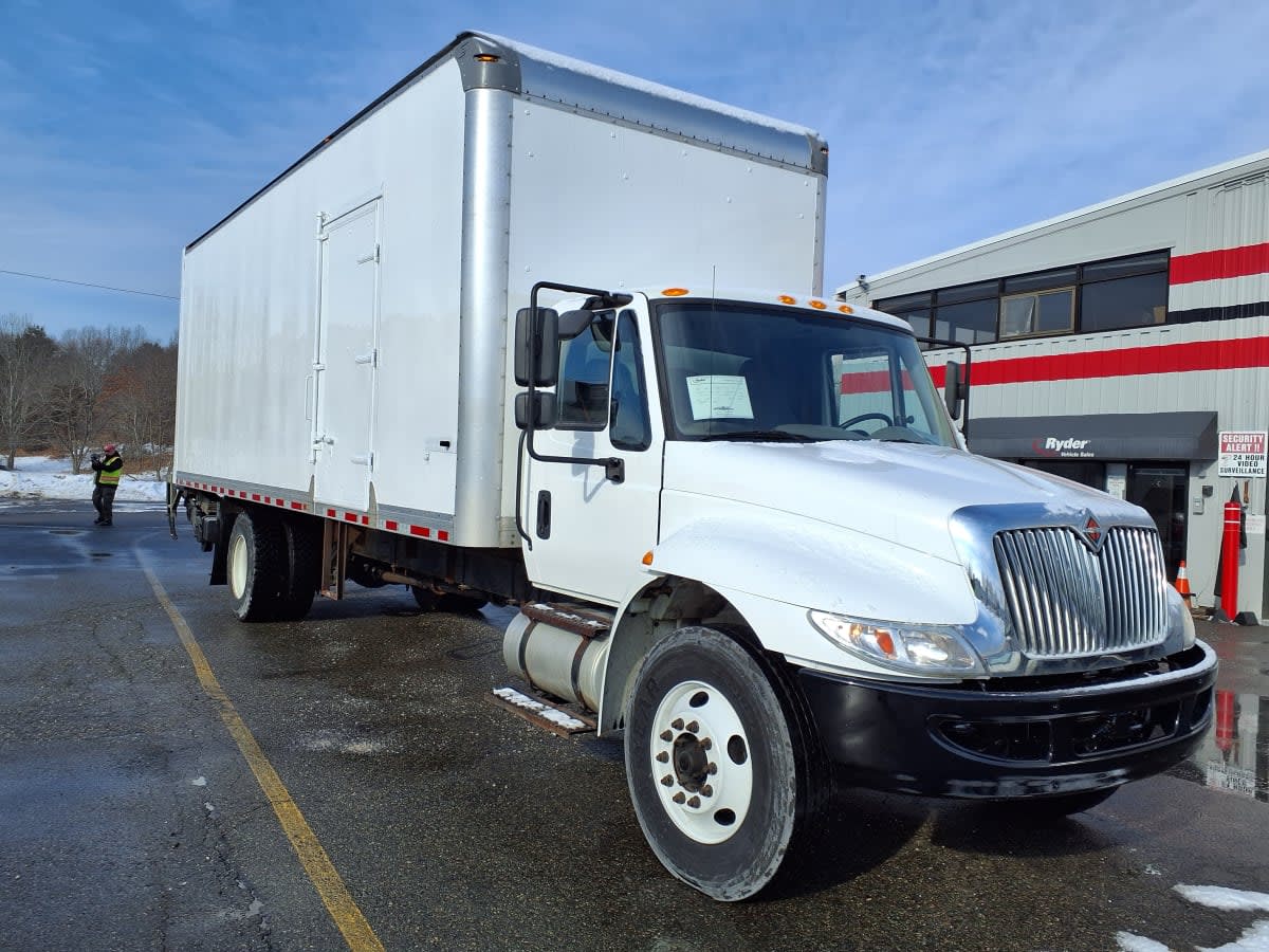 2019 International 4300 in Salisbury, MA — photo 3