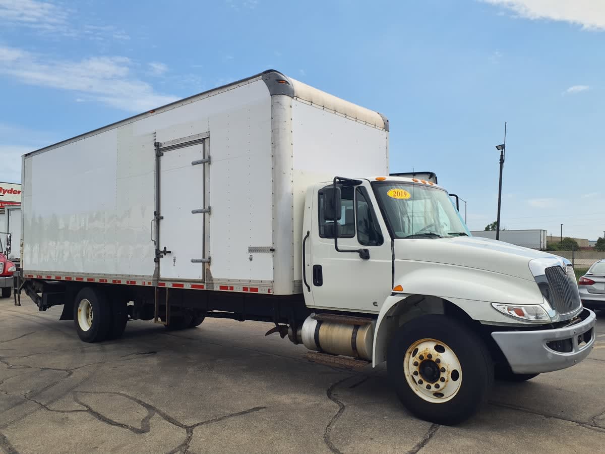 2019 International 4300 in Oak Creek, WI — photo 3