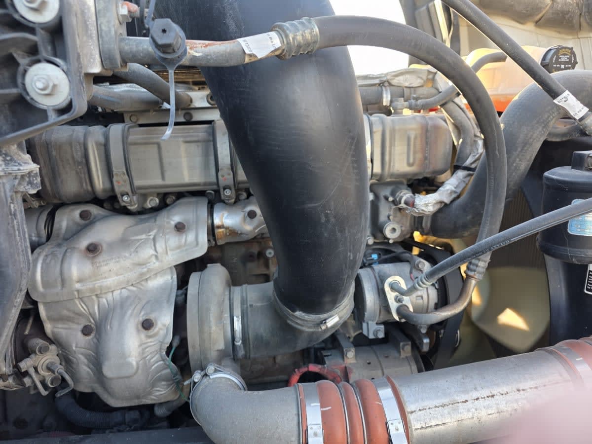 2019 Freightliner Cascadia in Altoona, IA — photo 10