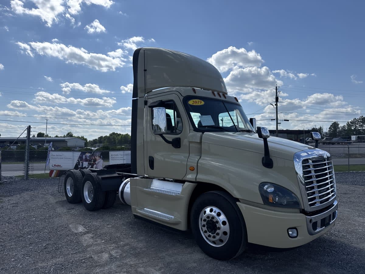 2019 Freightliner Cascadia in Birmingham, AL — photo 3