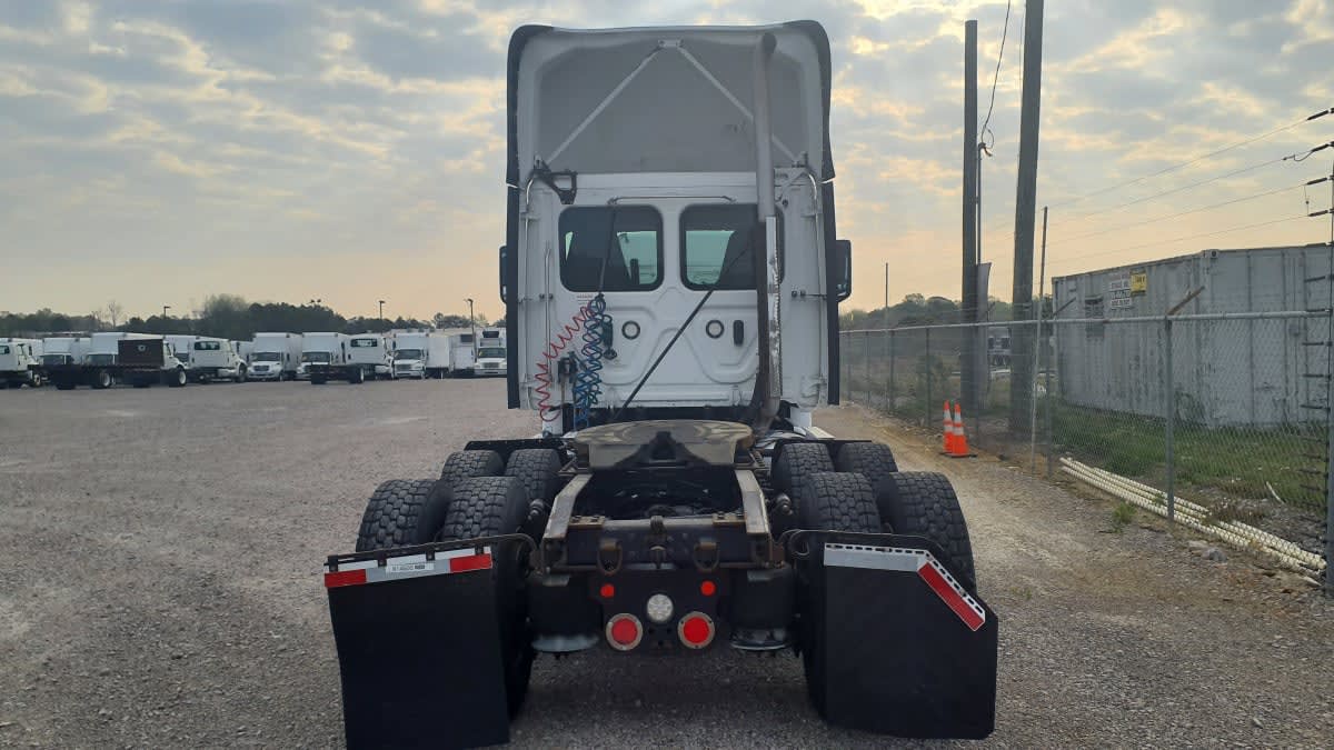 2019 Freightliner Cascadia in Birmingham, AL — photo 5