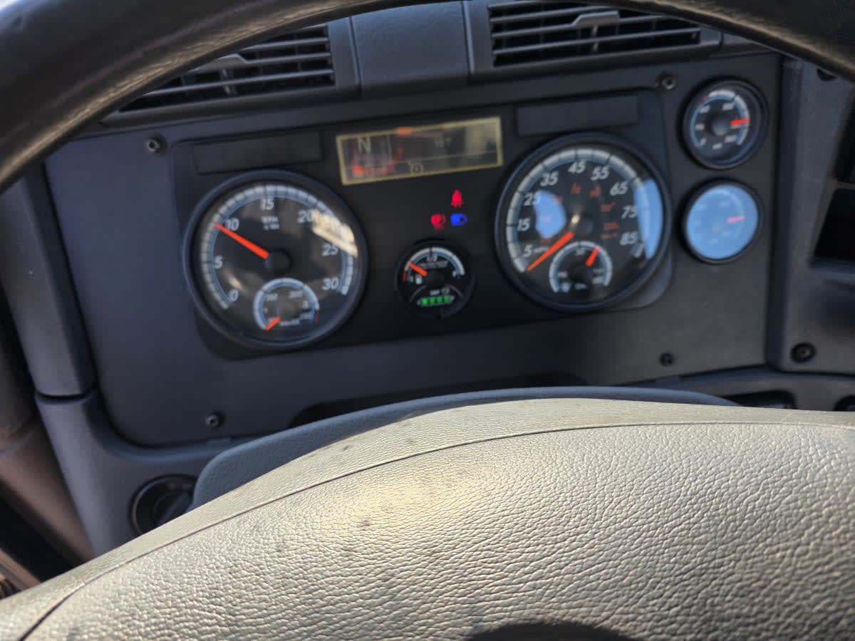 2018 Freightliner Cascadia in Bensalem, PA — photo 9