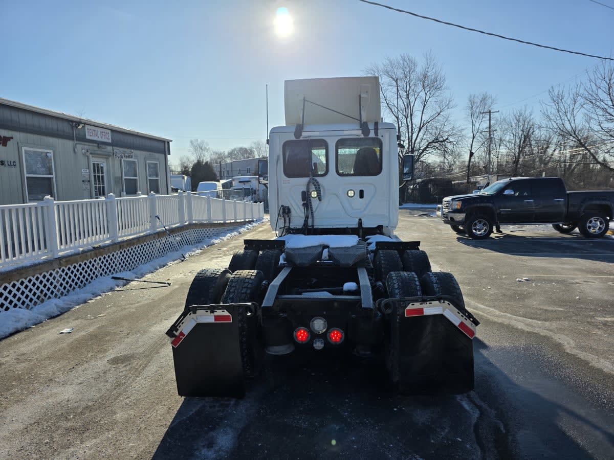 2018 Freightliner Cascadia in Bensalem, PA — photo 5