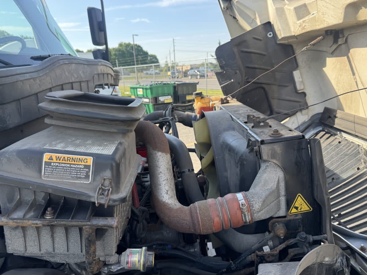 2019 International 4300 in Syracuse, NY — photo 11