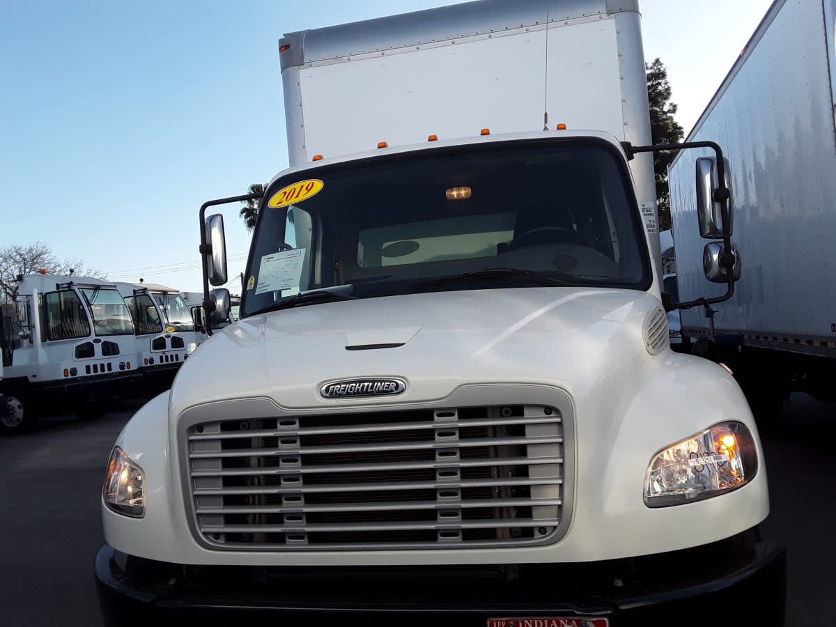 2019 Freightliner M2 106 in Montebello, CA — photo 2