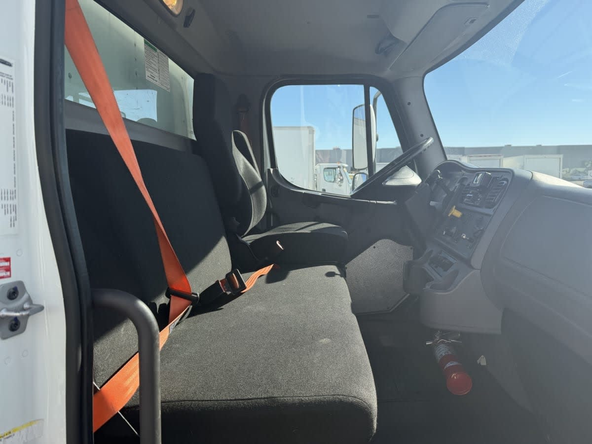 2019 Freightliner M2 106 in Phoenix, AZ — photo 10