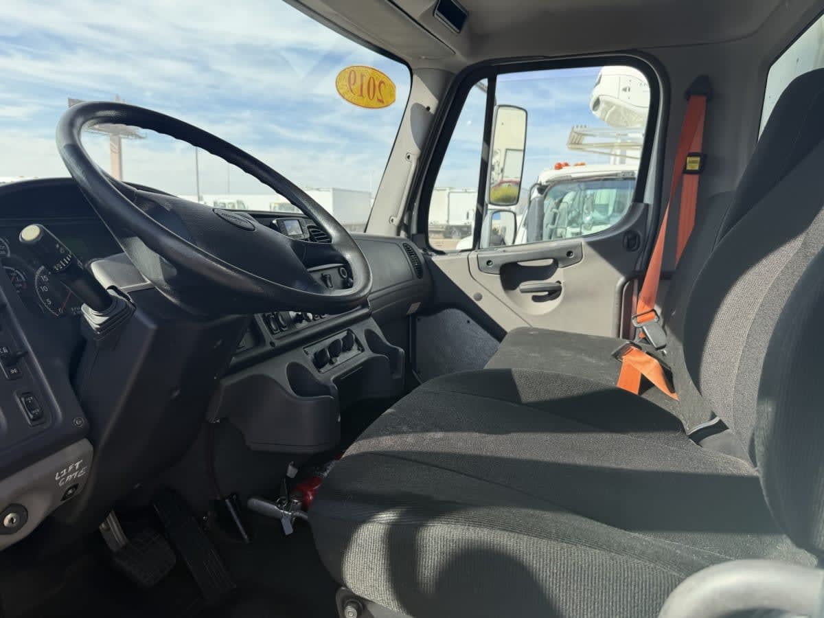 2019 Freightliner M2 106 in Phoenix, AZ — photo 7