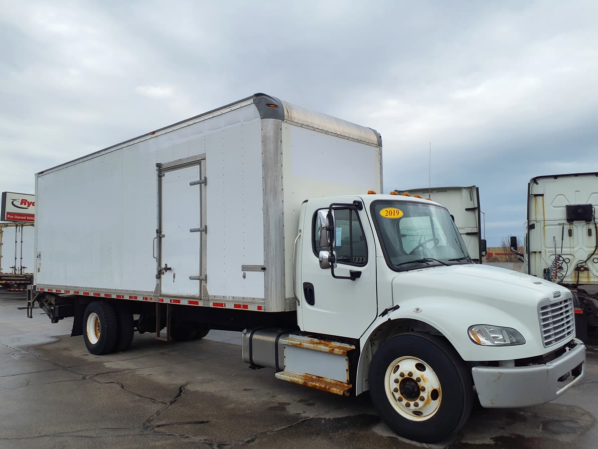 2019 Freightliner M2 106 in Oak Creek, WI — photo 3