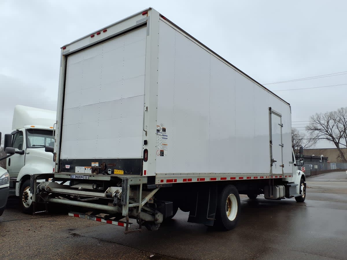 2019 Freightliner M2 106 in Minneapolis, MN — photo 4