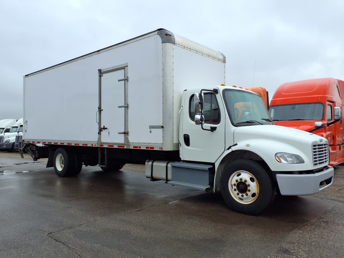 2019 Freightliner M2 106 in Minneapolis, MN — photo 3