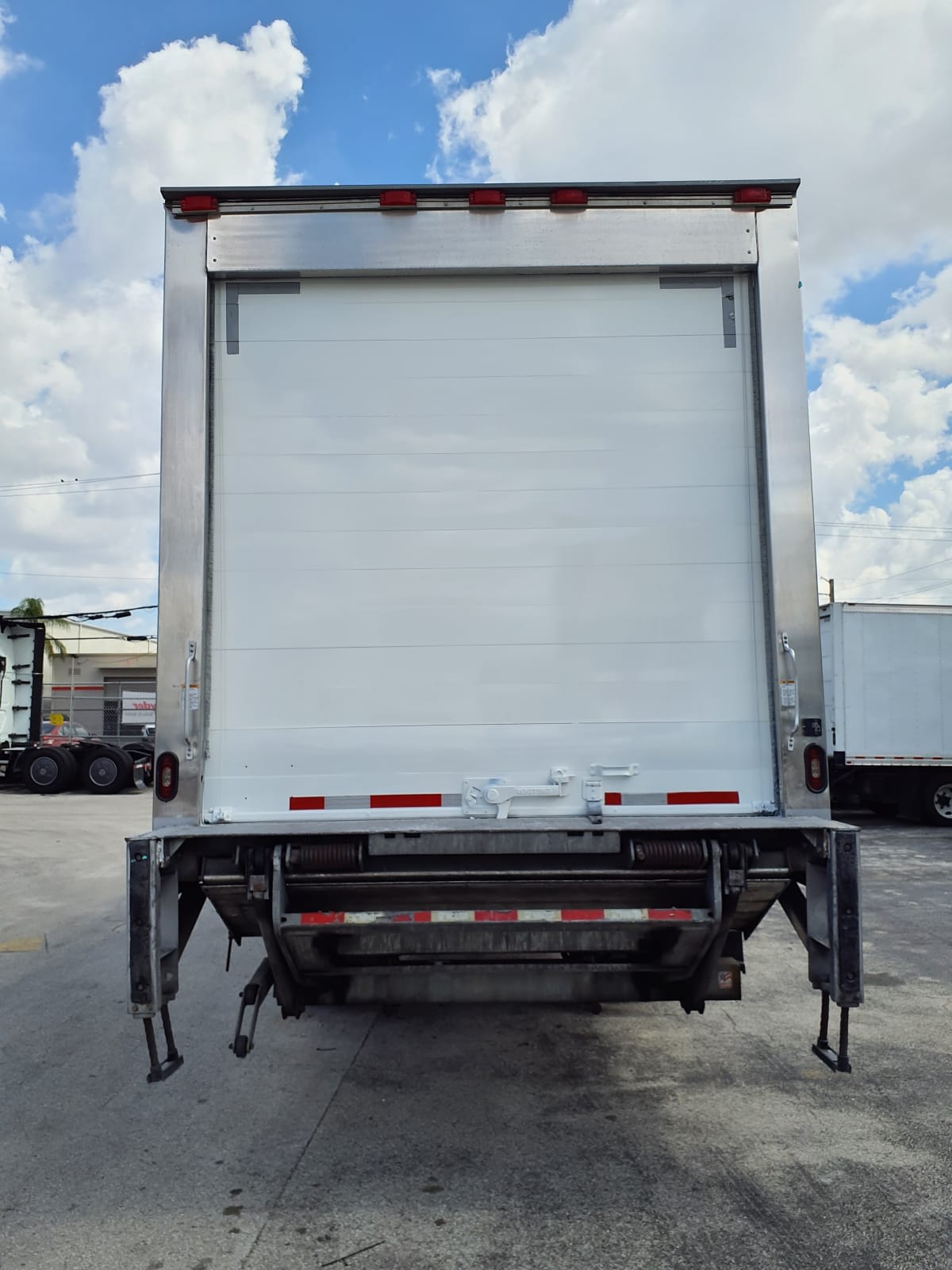 2019 Freightliner M2 106 in Miami, FL — photo 5