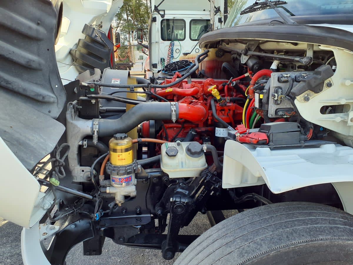 2019 Freightliner M2 106 in Miami, FL — photo 10
