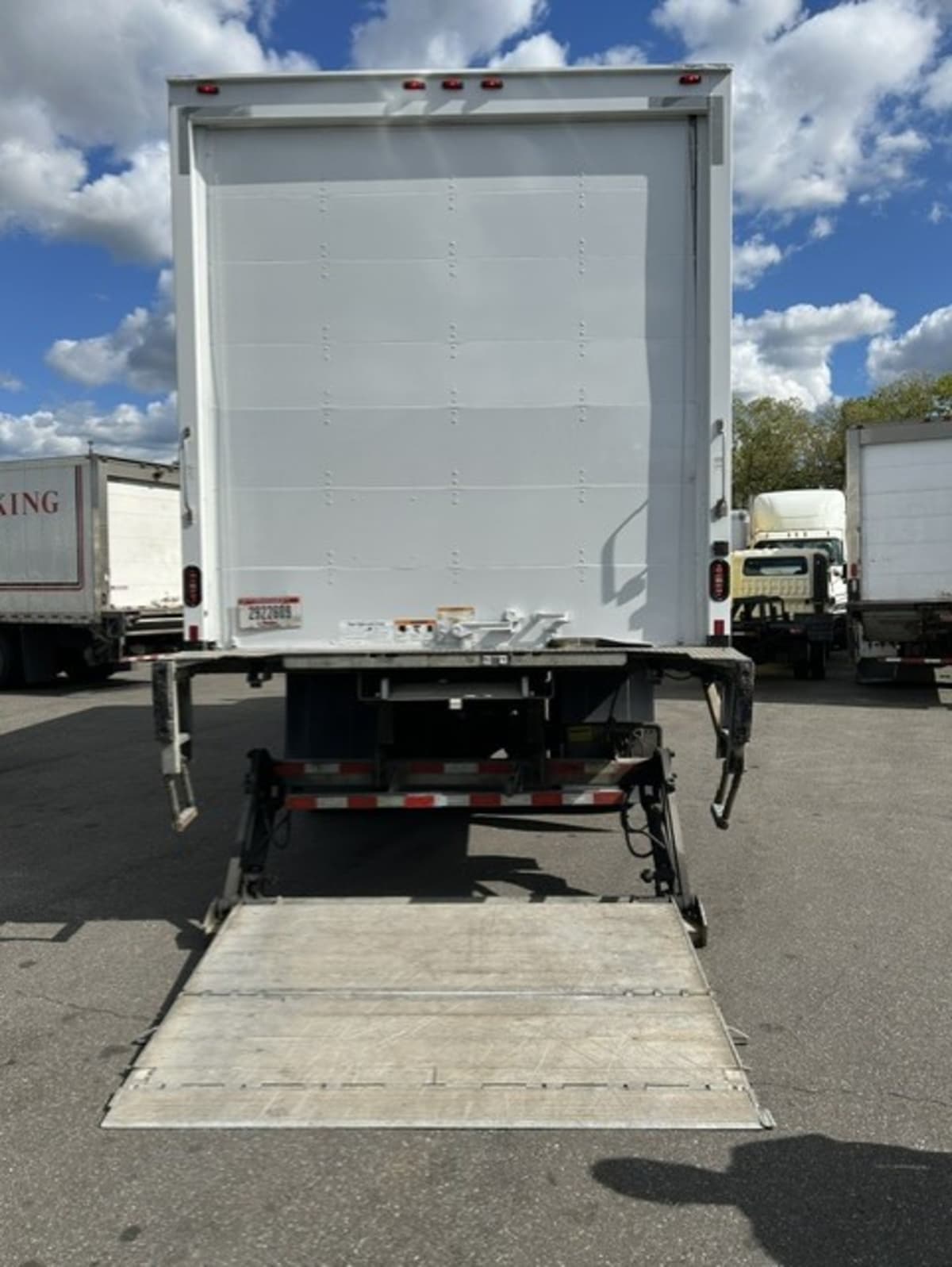2019 Freightliner M2 106 in Farmingdale, NY — photo 12