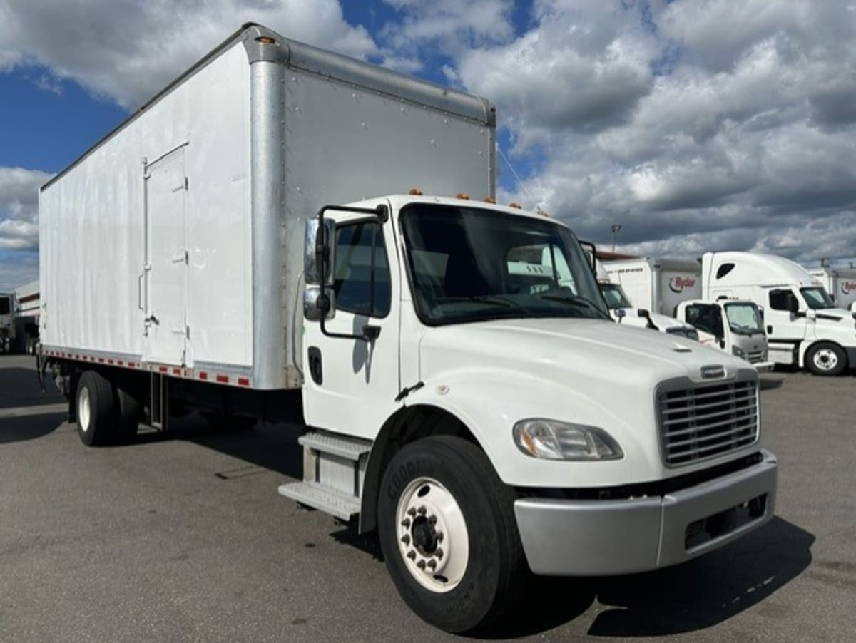 2019 Freightliner M2 106 in Farmingdale, NY — photo 3