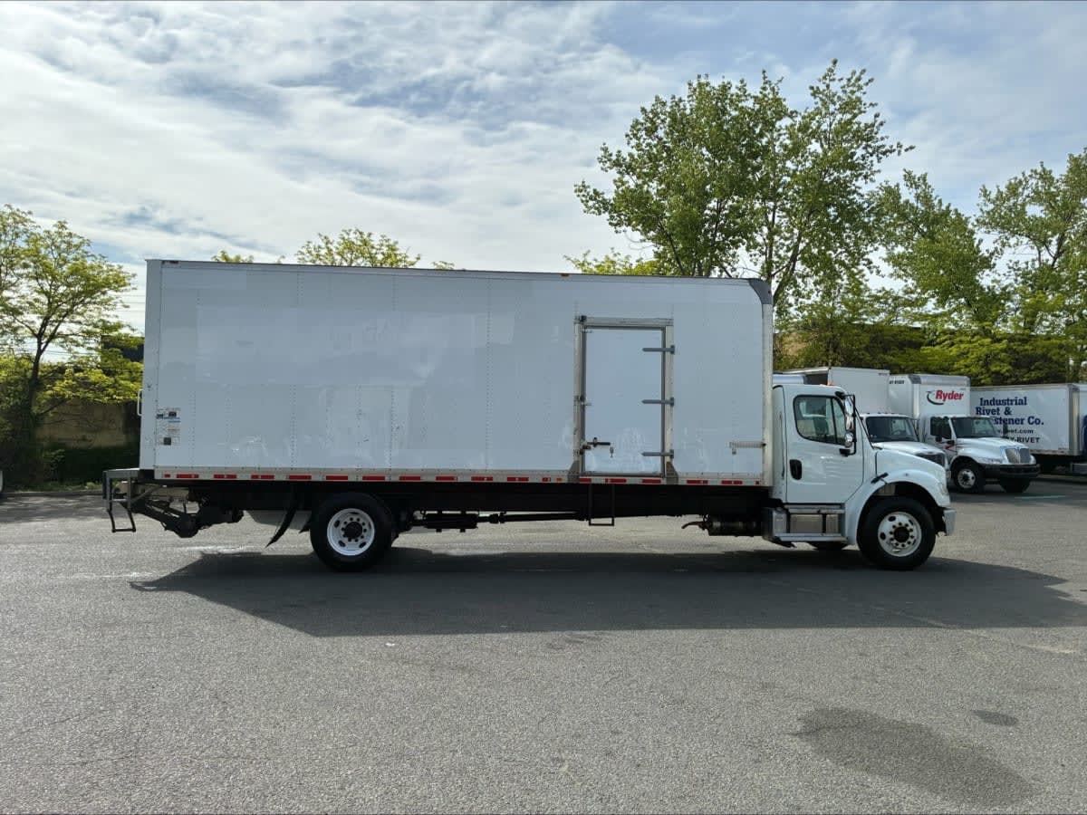 2019 Freightliner M2 106 in Newark, NJ — photo 12