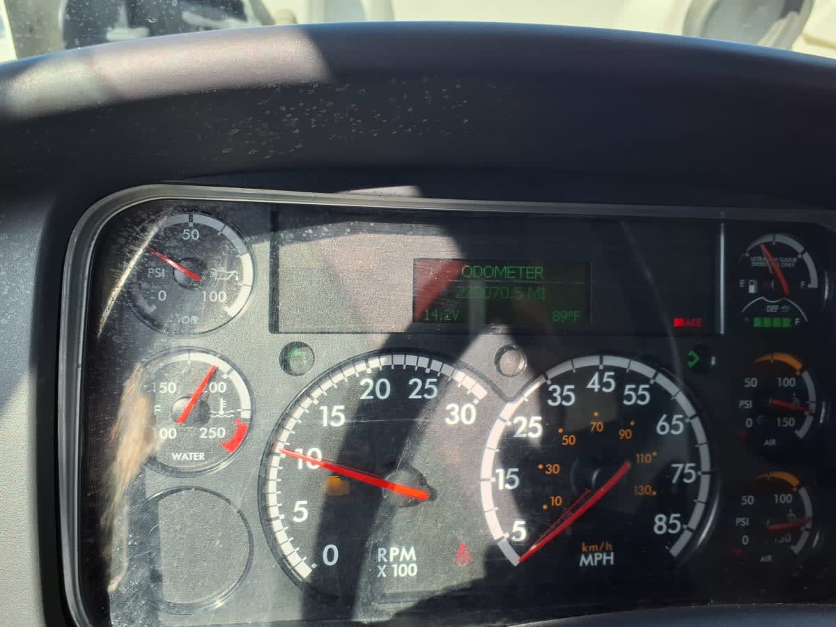 2019 Freightliner M2 106 in Fort Worth, TX — photo 11