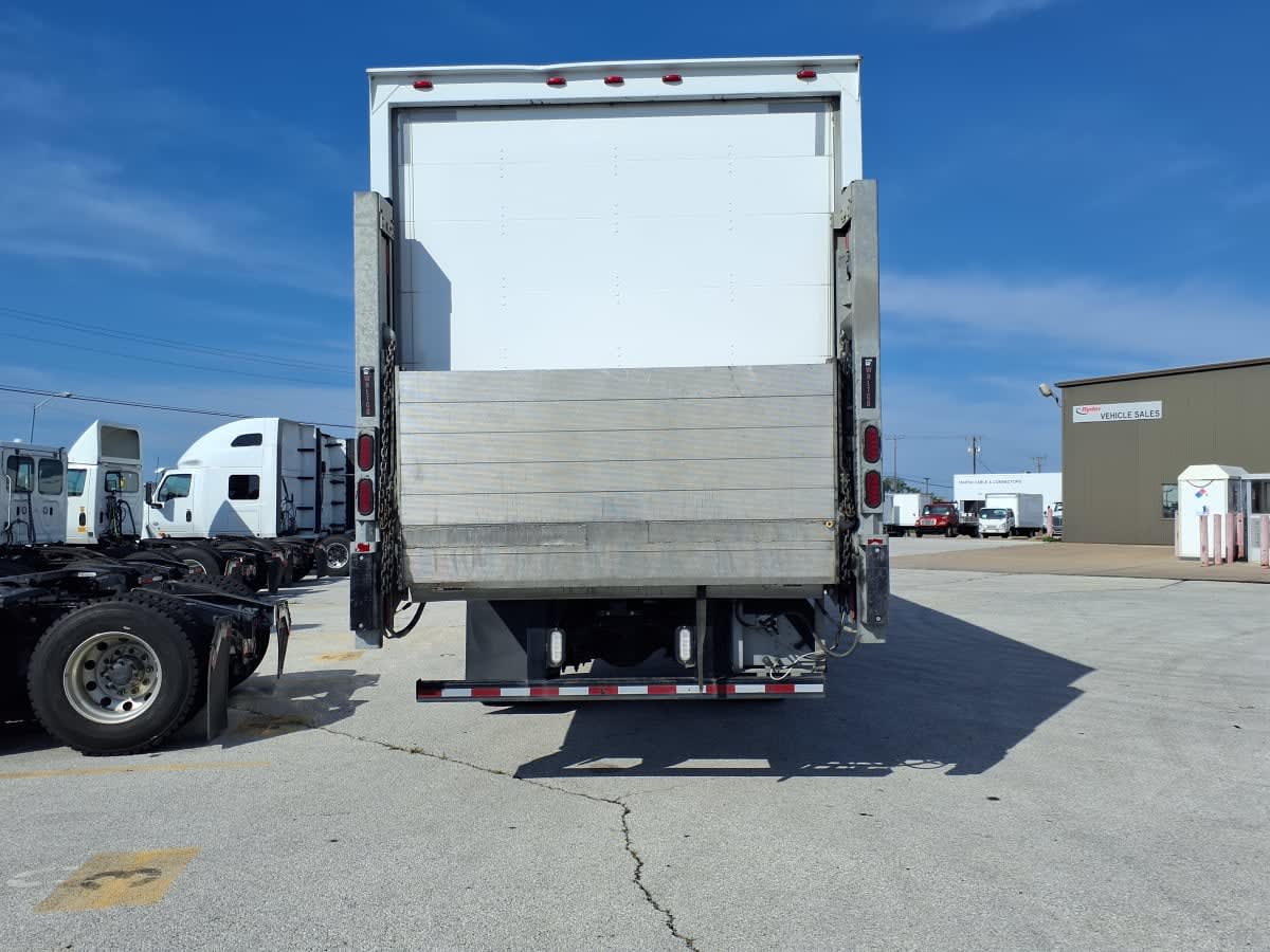 2019 Freightliner M2 106 in Fort Worth, TX — photo 5