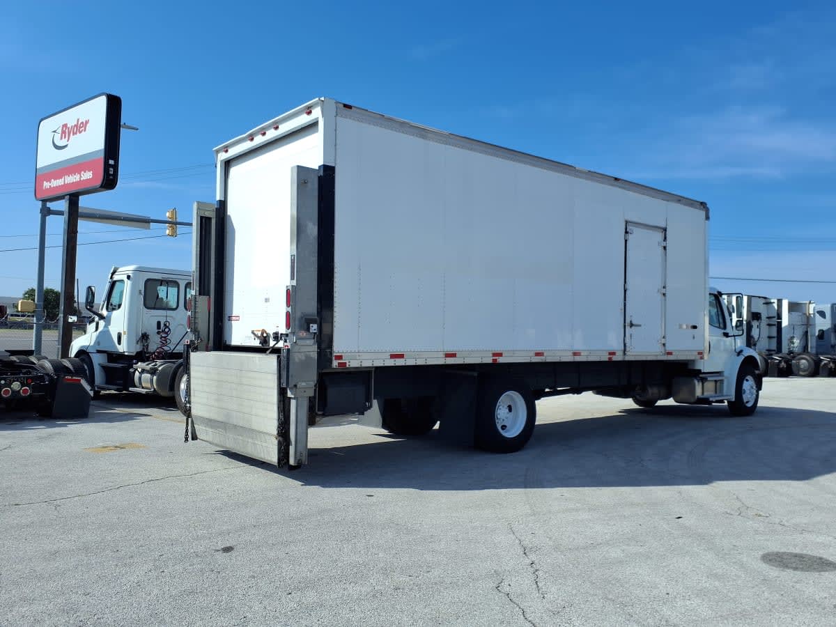 2019 Freightliner M2 106 in Fort Worth, TX — photo 4