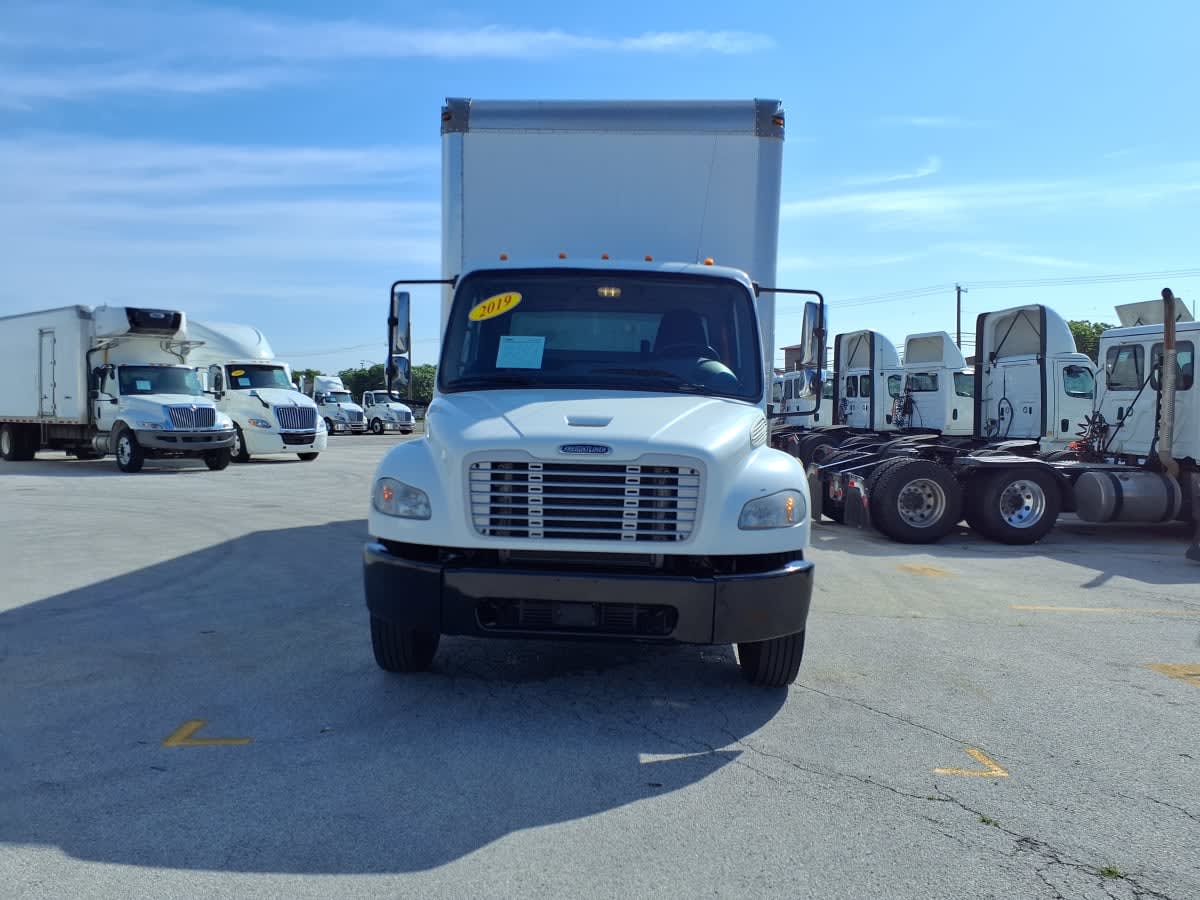 2019 Freightliner M2 106 in Fort Worth, TX — photo 2