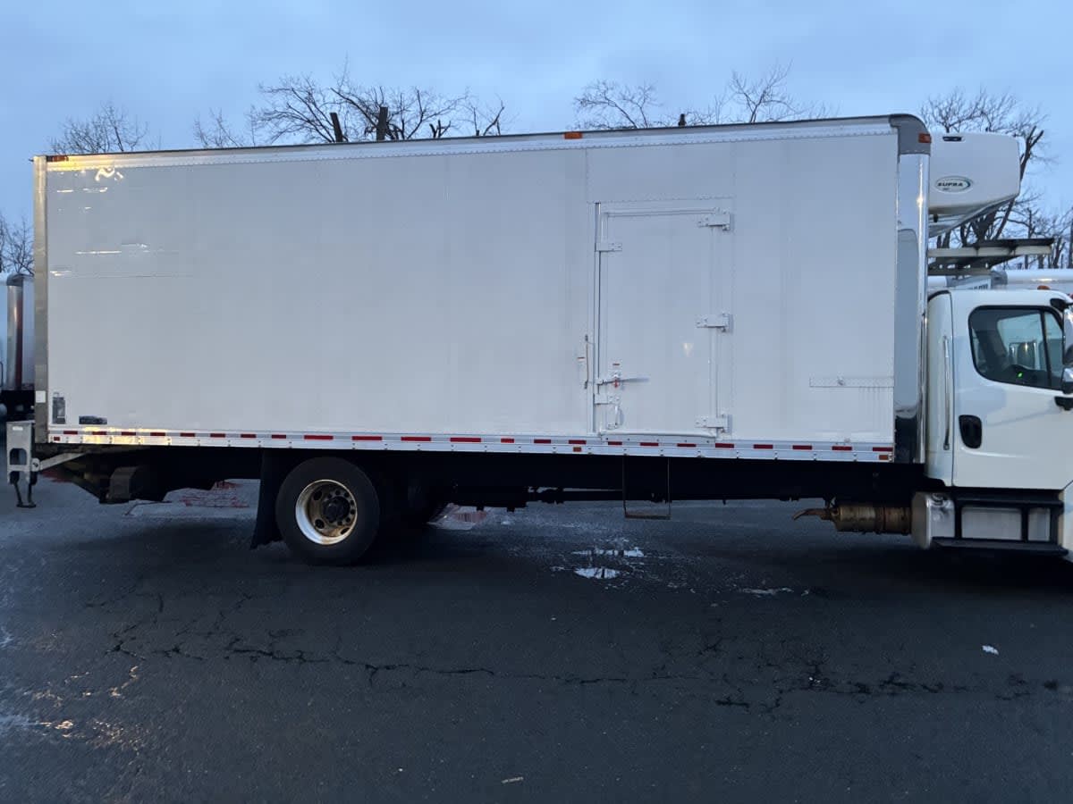 2019 Freightliner M2 106 in Newark, NJ — photo 12