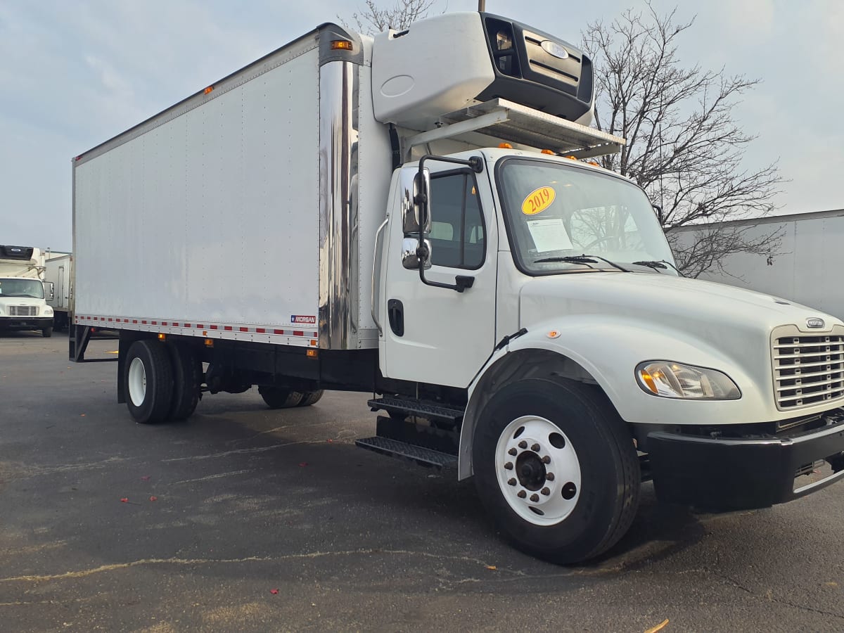 2019 Freightliner M2 106 in Bolingbrook, IL — photo 3