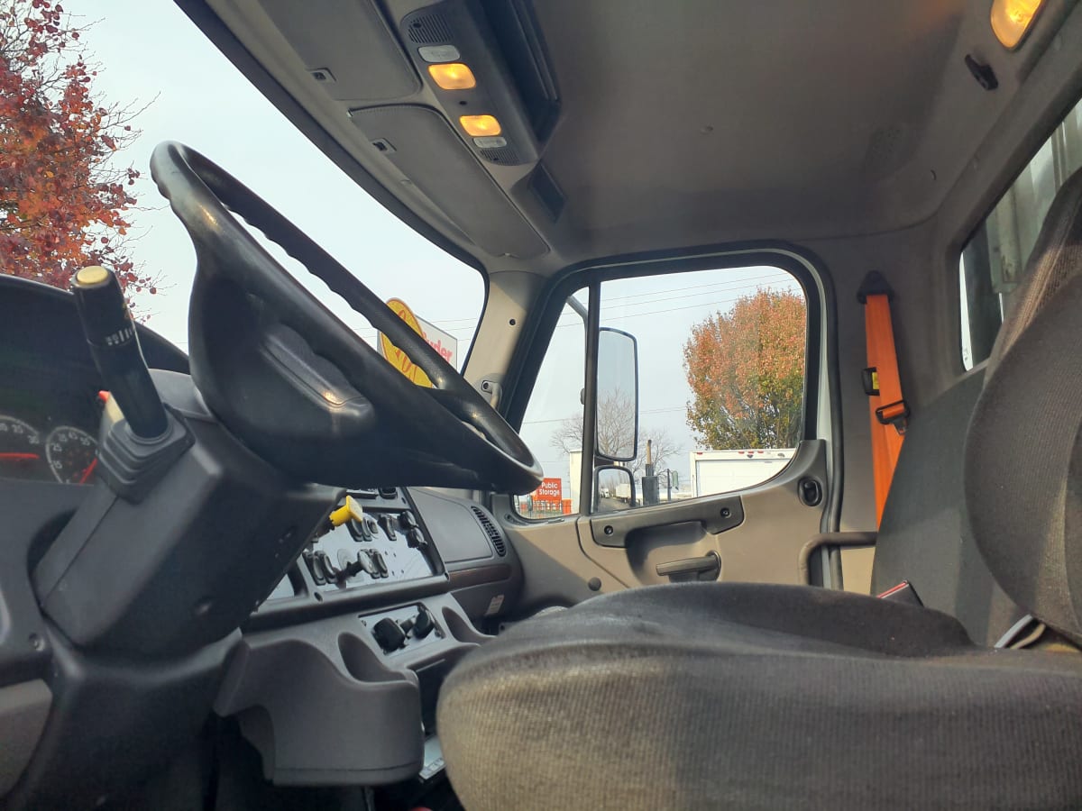 2019 Freightliner M2 106 in Bolingbrook, IL — photo 8