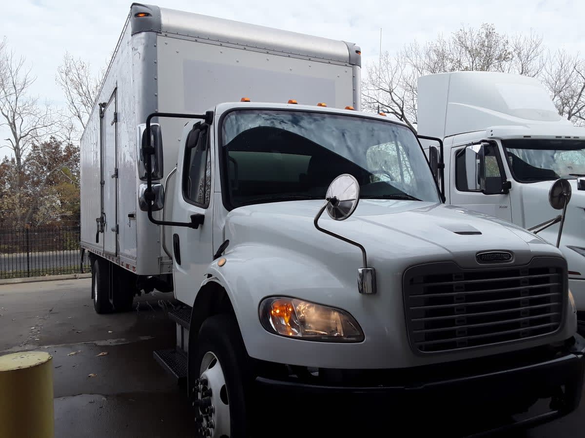 2019 Freightliner M2 106 in Kansas City, MO — photo 3