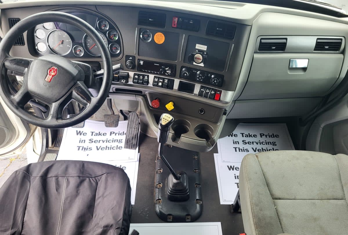 2019 Kenworth T680 in Jacksonville, FL — photo 7