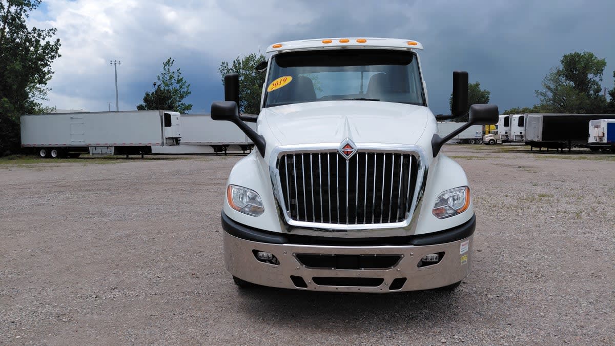 2019 International LT in West Chester, OH — photo 2