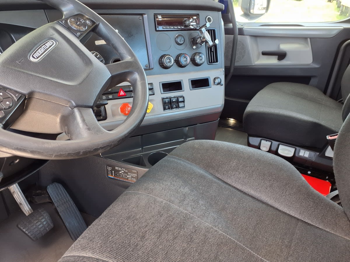 2019 Freightliner Cascadia in Davie, FL — photo 7