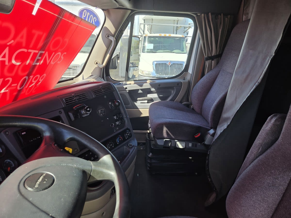 2019 Freightliner Cascadia in St. Rose, LA — photo 7