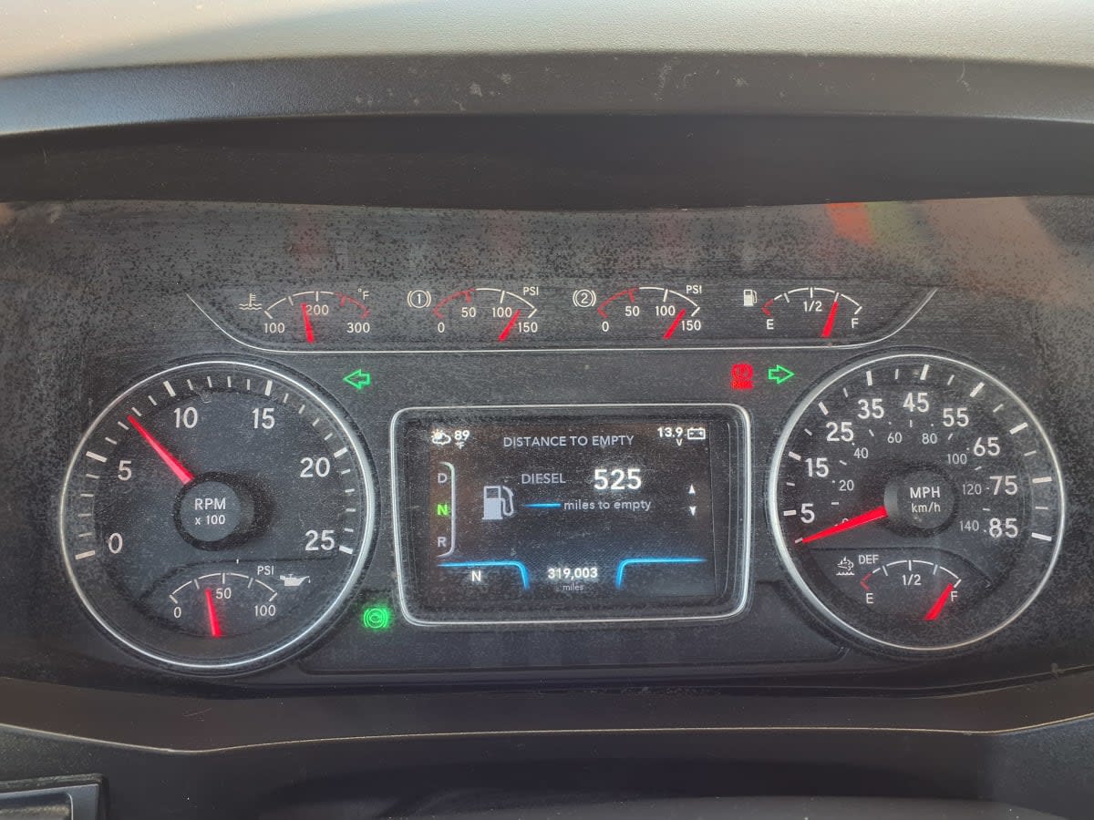 2019 International LT in Cleveland, OH — photo 11
