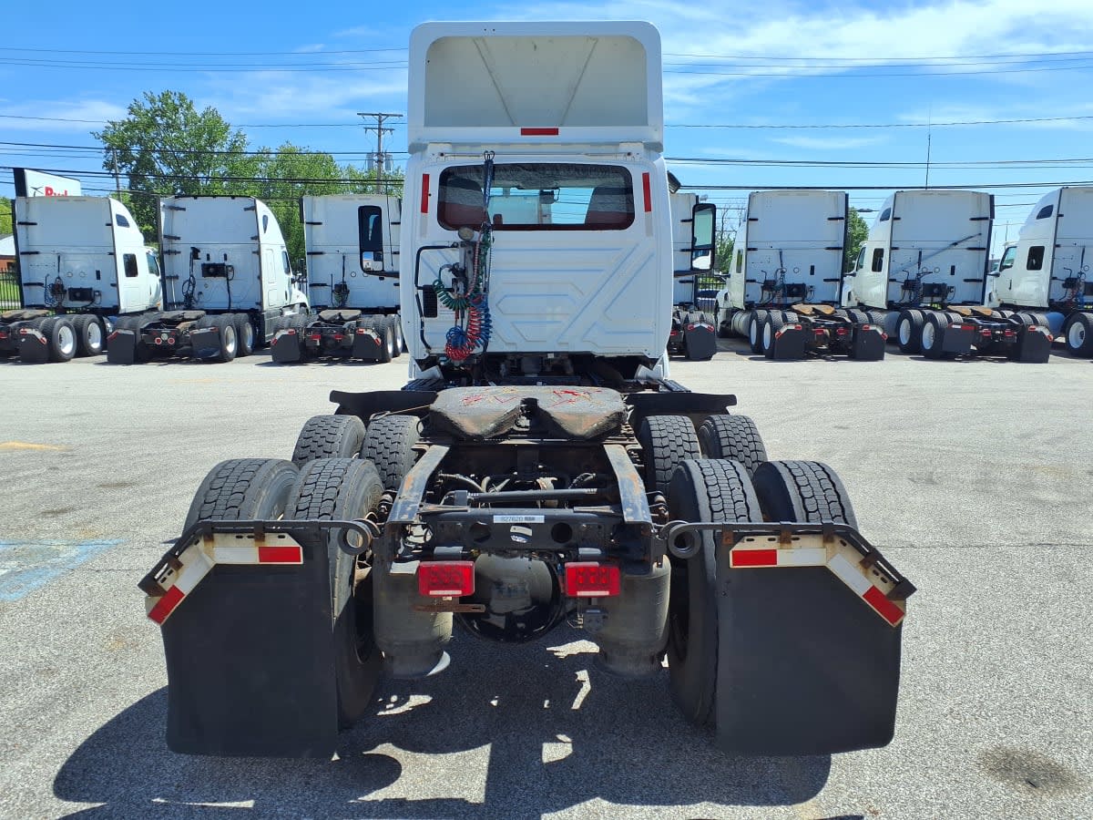 2019 International LT in Cleveland, OH — photo 5