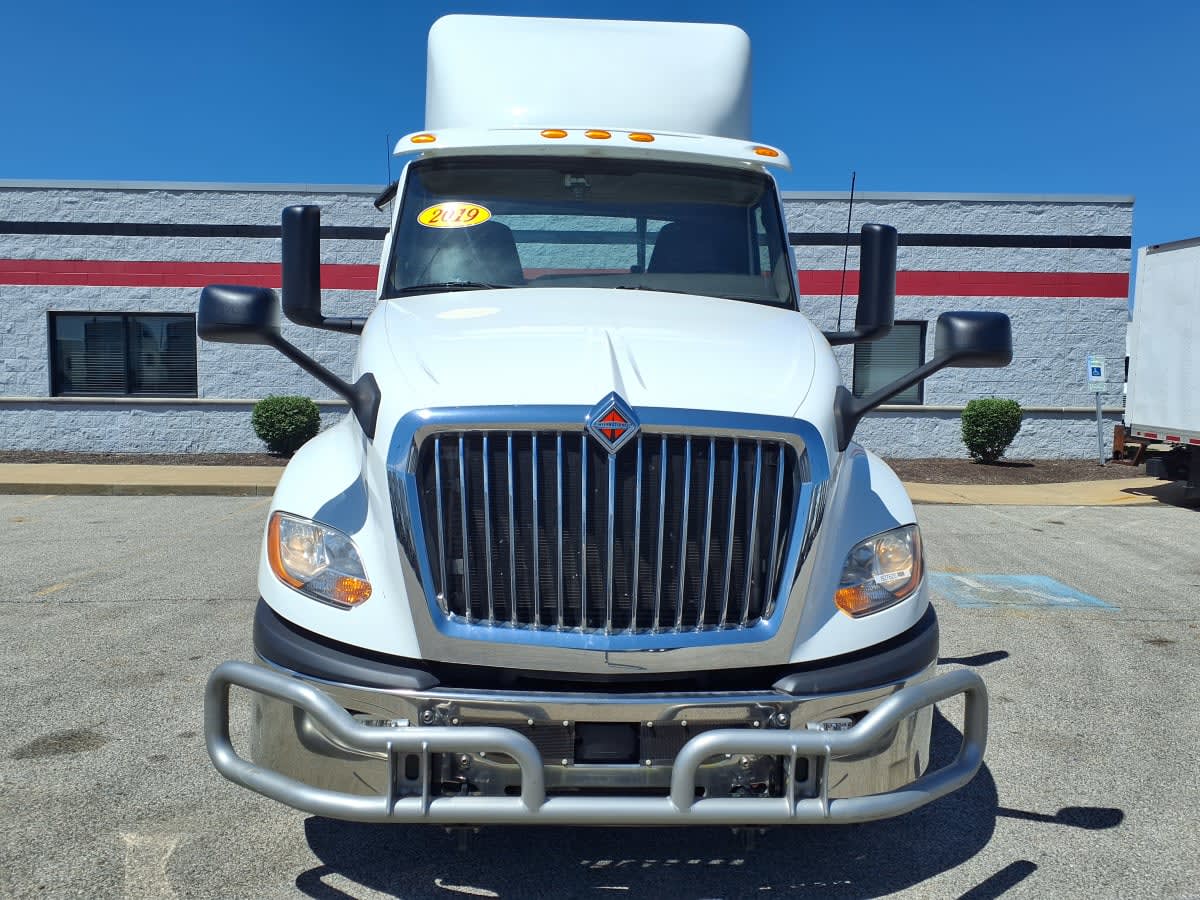 2019 International LT in Cleveland, OH — photo 2