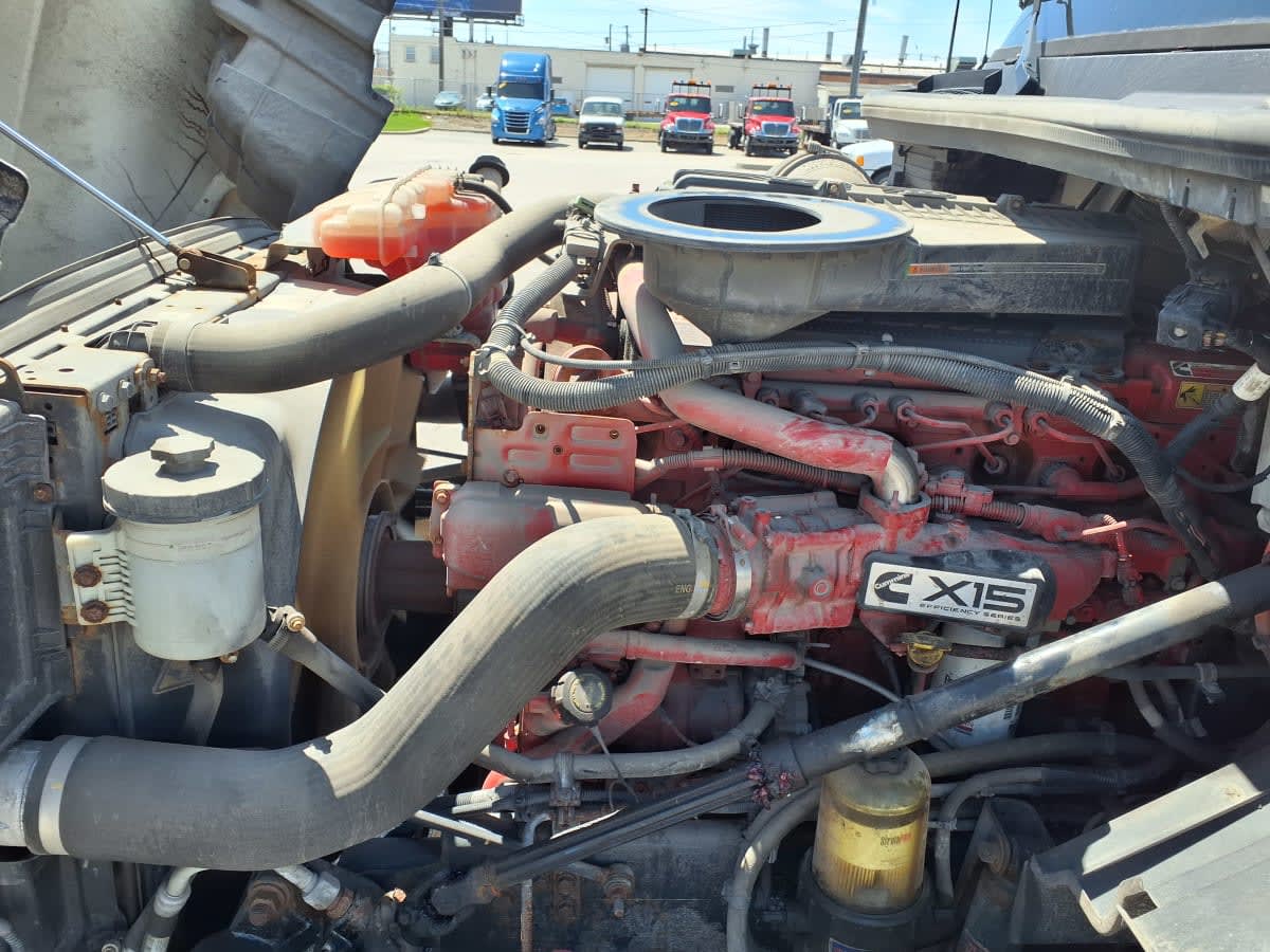 2019 International LT in Cleveland, OH — photo 8