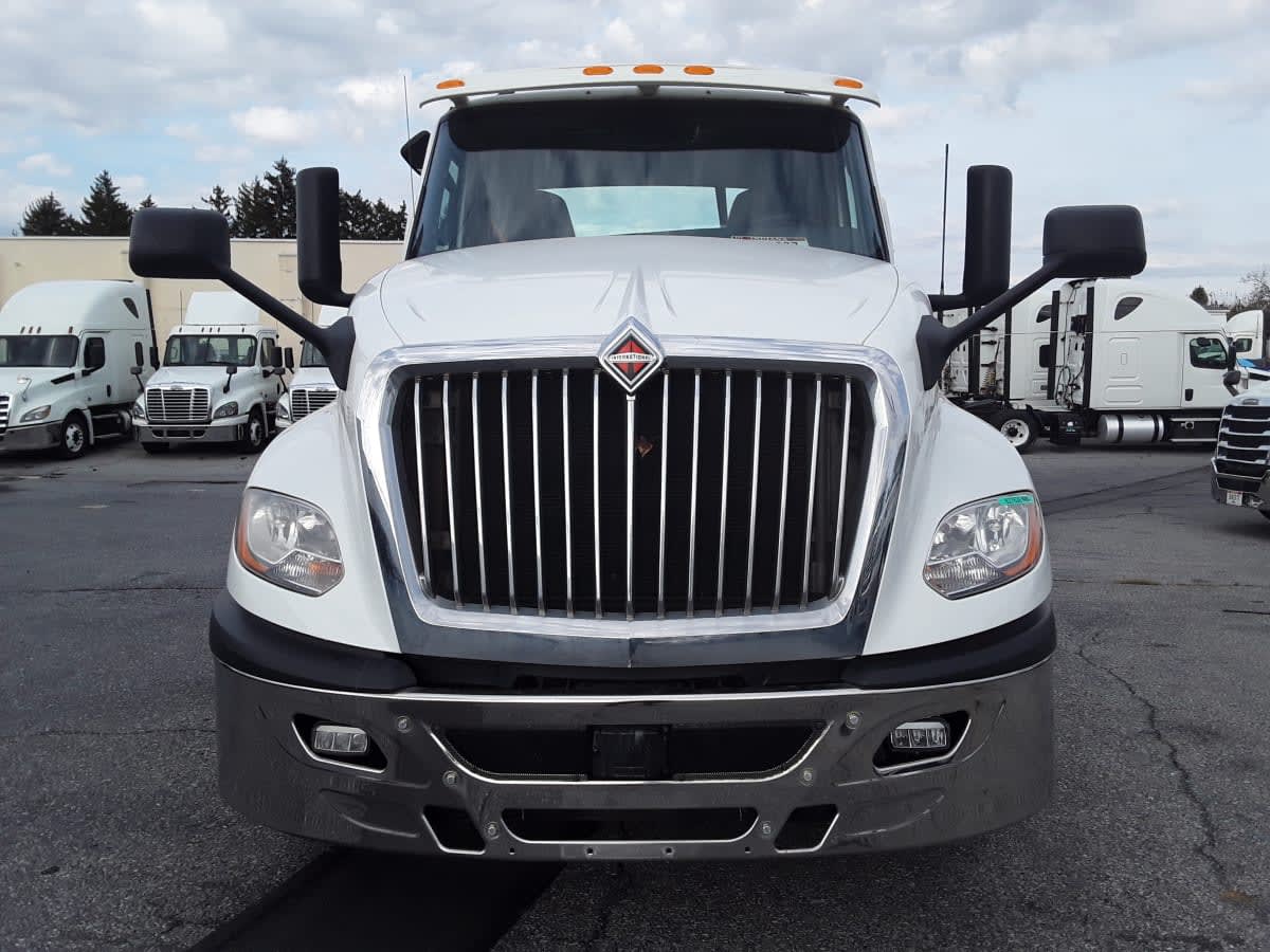 2019 International LT in Allentown, PA — photo 2