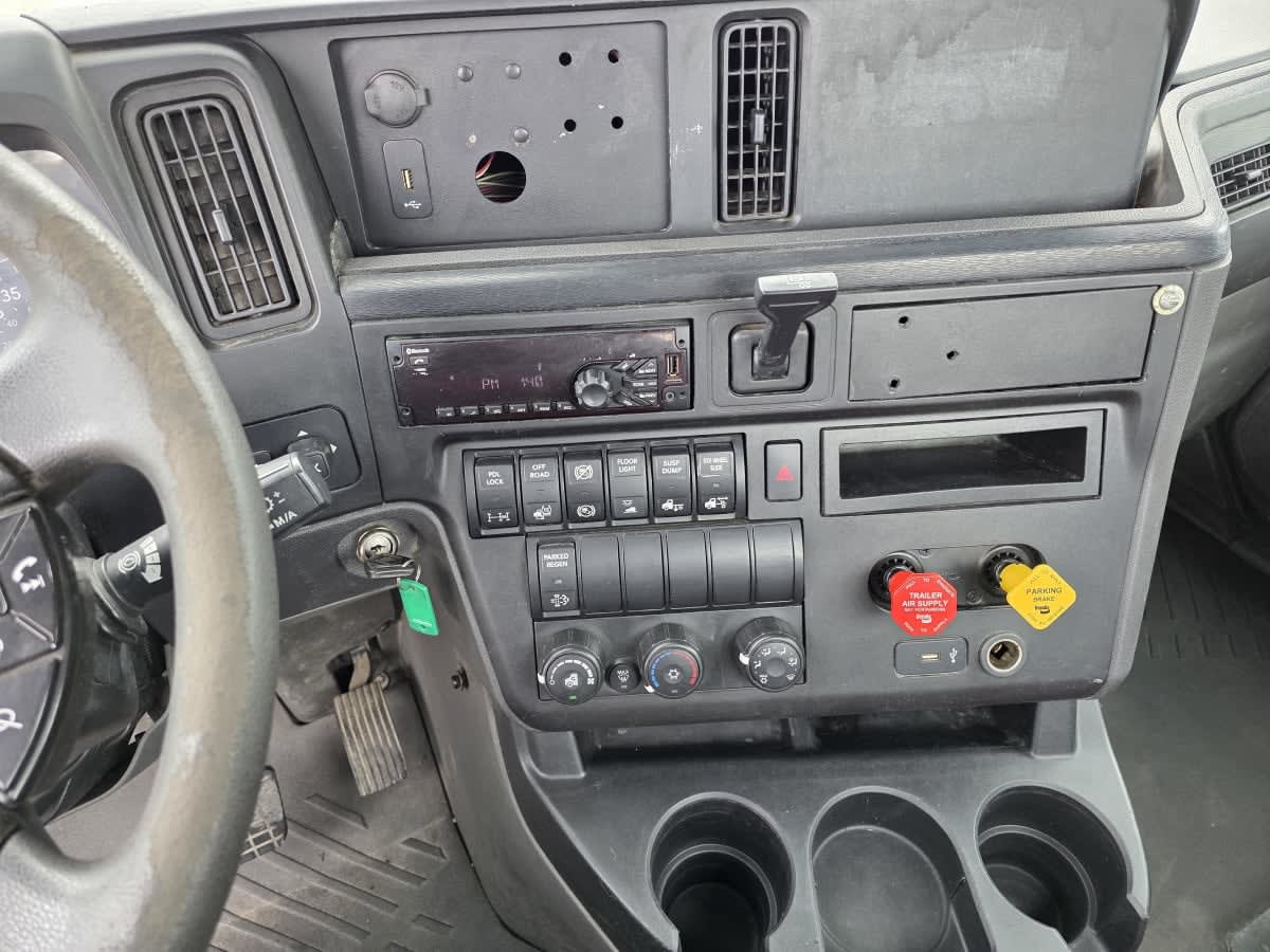 2019 International LT in Bensalem, PA — photo 9