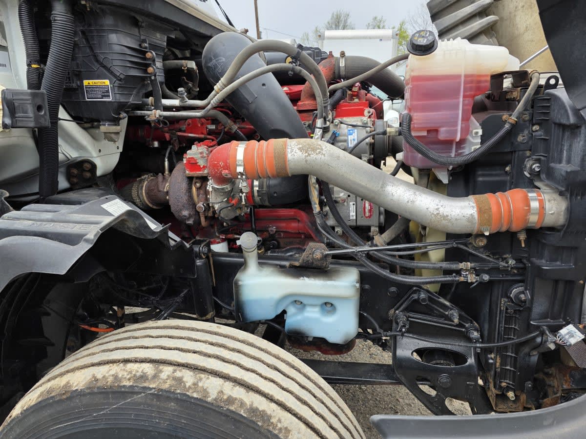 2019 International LT in Bensalem, PA — photo 13