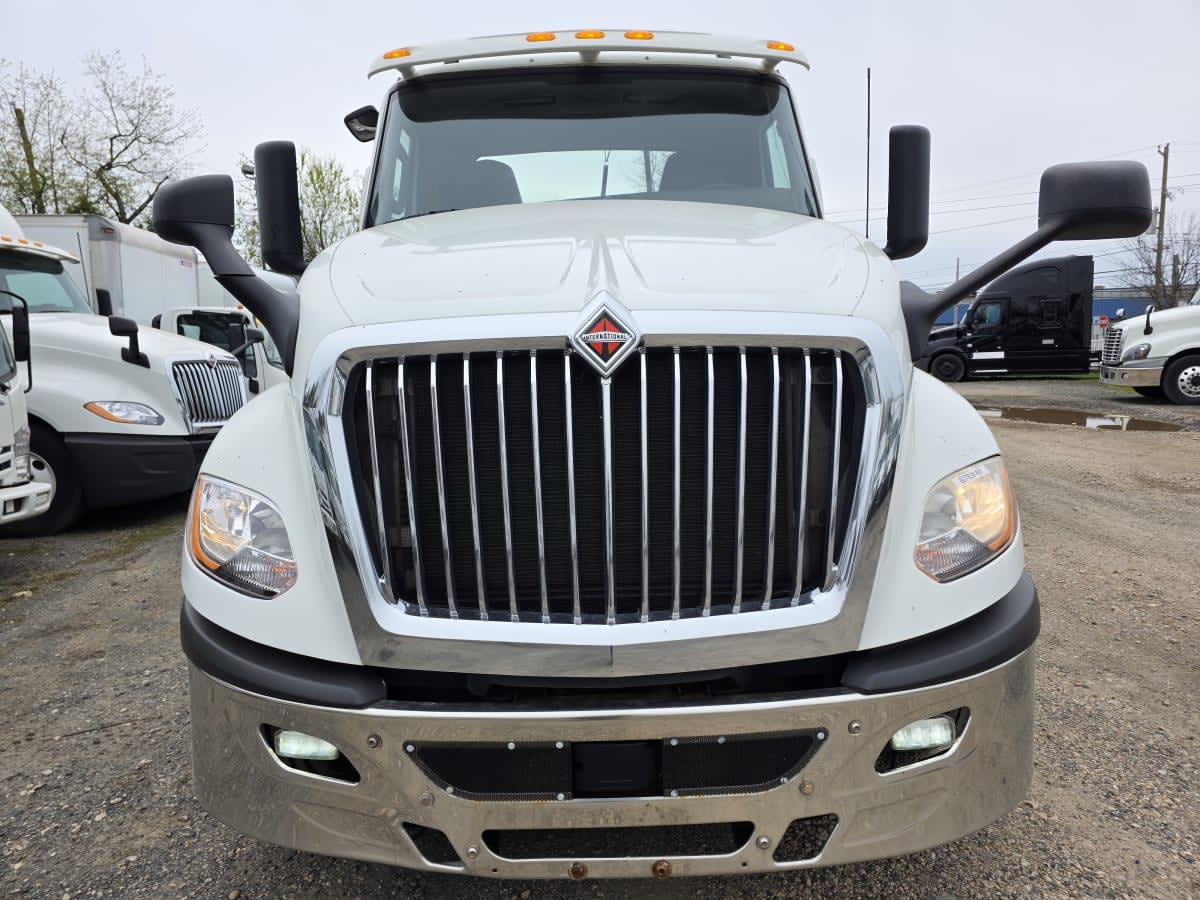 2019 International LT in Bensalem, PA — photo 2