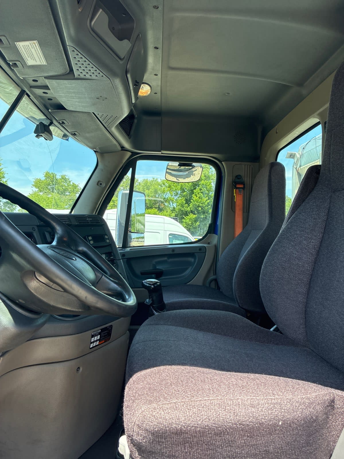 2019 Freightliner Cascadia in West Chester, OH — photo 7
